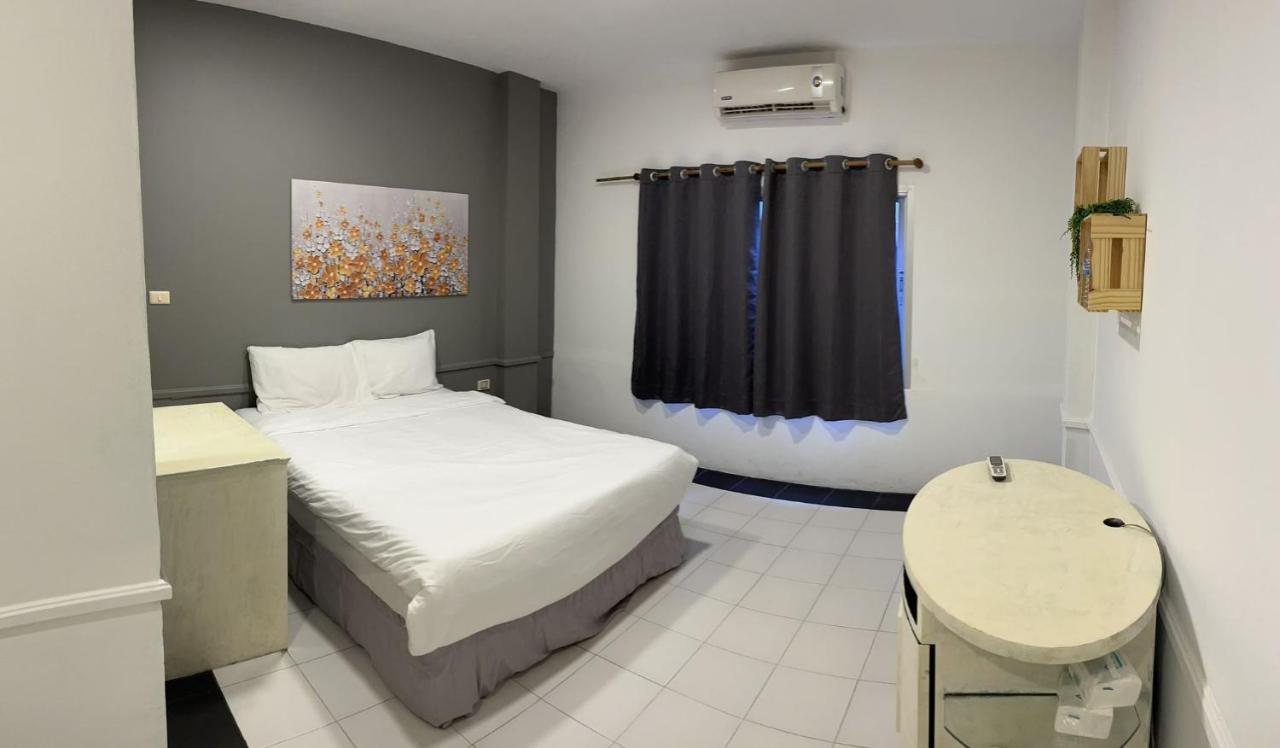 Center Hotel Chaweng  Exterior photo